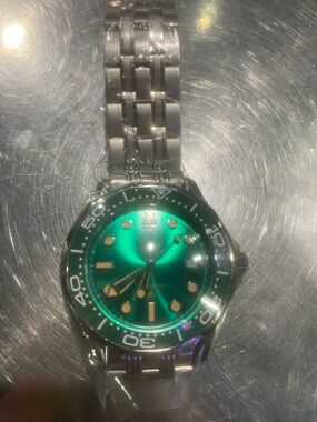 New men’s Automatic Green Dial Stainless Steel Diver Watch